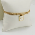 Pulsera de doble capa dorada con cadena de clip y colgante de letra Q cuadrada - Letra Q