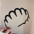 Cerchietto nero lucido ondulato con denti per lo styling dei capelli uomo e donna - [aggiornato Con Compensazione Della Garanzia] Fascia Per La Testa A Forma Di U Grande A Due Vie In Nero Lucido