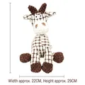 Detailansicht Plüsch-Giraffe Hundespielzeug mit Größe 22x29cm und Struktur-Stoffmuster - Weißes Schaf