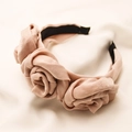 Eleganter Stirnband aus champagnerfarbenem Satin mit handgefertigten Doppelrosenblüten - Rosa