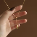 Collana a Y minimalista in oro 18K con ciondoli a goccia lucidi da donna - Collana a Y Goccia d'Acqua / Oro