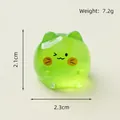 Leuchtende grüne Katzenfigur für Mikro-Landschaften, Größe 2,1x2,3 cm und 7,2 g Gewicht - Leuchtendes grünes Kätzchen