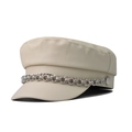 Elegante cappello beige in pelle PU con catena decorativa in metallo argentato sulla tesa - M (56-58cm) / Beige