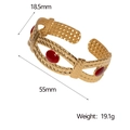 Dettaglio del bracciale rigido intrecciato dorato con smalto rosso e dimensioni indicate - Intarsio Ovale Rosso (SZ113-GR)