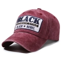 Berretto da baseball bordeaux vintage lavato con patch ricamata Black Rebel - Rosso