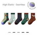 Set mit fünf Vintage-Kindersocken aus Baumwolle mit Cartoon-Hunden und nahtlosem Design - S (1-3 Jahre / Empf. Fuß 12-15cm) / 1927 Welpe im amerikanischen Stil (5 Paare)
