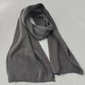 Weicher grauer Strickschal in Uni-Farbe für Herbst und Winter - Dunkelgrau