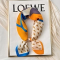 Elegant silk scarf in blue and orange with horse head print and geometric pattern - 70x70cm / Horse Head-Orange Yellow