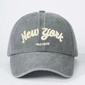 Berretto da baseball in denim grigio lavato con ricamo vintage New York beige - Taglia unica / Grigio