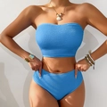 Dettaglio del tessuto blu increspato di un bikini a fascia a vita alta sexy - S / Blu