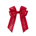Detail einer roten Weihnachtsschleife aus Satin mit goldener Merry Christmas Aufschrift - Roter Goldener Weihnachtssegen (4)