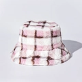 Stijlvolle roze geruite pluche vissershoed met zachte textuur voor de winter - M (56-58cm) / Paars