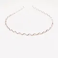 Cerchietto ondulato in metallo oro rosa dal design minimalista e finitura lucida - Forma a Onda Piccola / Oro