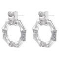 Dettaglio degli orecchini a cerchio in argento stile bambù con cristalli scintillanti - Stile Bambù in Platino (VE1536)