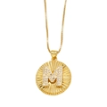 Collana dorata con ciondolo rotondo lettera M e micro zirconi su catena a veneziana - Taglia M
