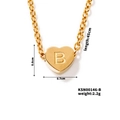 Detaillierte Nahaufnahme der goldenen Herz-Halskette mit Buchstabe B und Maßen - Buchstabe-B