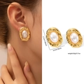 Golden hammer-textured oval stud earrings with faux pearl center and size guide - Zjge0568