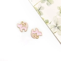 Coppia di ciondoli gatto in smalto rosa con cornice dorata per accessori gioielli fai da te - Rosa
