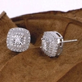 Elegante silberne quadratische Halo-Ohrstecker mit Mikro-Kristallen auf Blatt - Platiniert Ohrringe