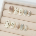 Elegante lila Blumen- und Marmor-Drucknägel im cremefarbenen Set - Morgennebel-Rose (R835)