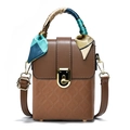 Sac bandoulière marron foncé matelassé avec poignée foulard et boucle dorée chic - Jaune Terre Color-block