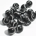 Gros plan de perles de tennis noires en acrylique avec lignes blanches pour bijoux - Style Tennis (12mm-Noir avec lignes blanches) / 50 Pcs/Paquet