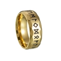 Detailweergave van de gefacetteerde gouden vikingring met gegraveerde noordse runensymbolen - US 7 / Goud