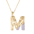 Collana con ciondolo lettera M bicolore con finitura dorata, zirconi e trama martellata - Lettera: M