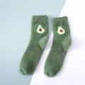 Calze accoglienti in pile corallo con ricamo avocado per calore e comfort invernale - Taglia unica / Avocado Verde Scuro