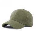 Détail d'une casquette de baseball en velours côtelé vert montrant sa texture douce - Vert Armée