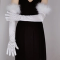 Elegante weiße Satin-Brauthandschuhe mit Federbesatz für Damen-Sommerhochzeiten im Vintage-Stil - 53cm / Weiß