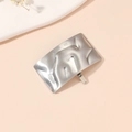 Minimalistischer silberner Metall-Haarclip mit Hammerschlag-Textur für den Pferdeschwanz - Silber