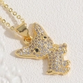 Collana con ciondolo a cucciolo placcata oro 14K con cristalli di zircone pavé - Cane Zirconia Bianca Oro 14K