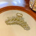 Pince à cheveux dorée en forme de cœur avec perles et strass sur un plateau en bois - 67# Paon Perle Strass