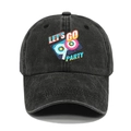 Dettaglio della stampa vintage anni '90 su cappellino in cotone nero lavato con cuciture - M(56-58cm) / Nero