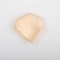 Artificial cream rose petals with leaf texture for wedding and birthday decorations - Champagne