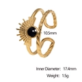 Dettaglio anello placcato oro 18k con motivo sole, diametro interno 17,4mm e peso 1,5g - Nero