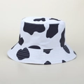 Cappello da pescatore classico con stampa mucca bianca e nera, cappello da sole chic - M (56-58cm) / Bianco