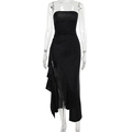 Dettaglio del vestito nero glitterato senza spalline con volant e spacco laterale - XS / Nero