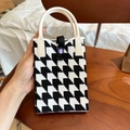 Mini sac tricoté avec motif pied-de-poule noir et blanc et bouton étoile décoratif - Pied-de-poule Noir (Sac de Téléphone)