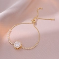 Collana di girasole dorata in zircone con catena regolabile su seta rosa elegante - Stile Girasole (TS0269) / Bianco