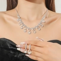 Elegante set di gioielli da sposa argento con strass scintillanti e perle bianche - Set 2 Pezzi Argento Perla Goccia(DTN14026403PE)