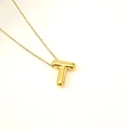 Collier avec pendentif lettre T bombée en acier inoxydable plaqué or 18 carats poli - Lettre T (S-P062-T)