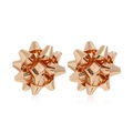 Gros plan de boucles d'oreilles nœuds dorés élégants avec finition métallique polie sur blanc - #12 Nœud/Métal Or Rose