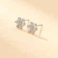 Elegant S925 silver snowflake stud earrings with sparkling cubic zirconia pavé - Silver Snowflake