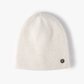 Bonnet en tricot blanc crème pour femme avec écusson lettre R en strass argentés - Taille unique / crème