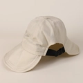 Detalle del cordón elástico ajustable en el sombrero de sol de nailon beige de ala ancha - M (56-58cm) / Beige