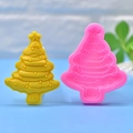 Details von Silikonform Tannenbaum mit gelber fertiger Kerze für DIY Weihnachtsdekoration - Weihnachtsbaum