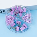 Paarse kantoorbenodigdheden set met clips en paperclips in ronde transparante doos - Lavendel