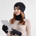Set invernale nero con cappello in maglia, scaldacollo e guanti per touch screen - Nero